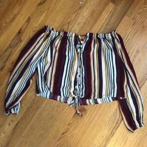 Off the shoulder tie up cropped shirt